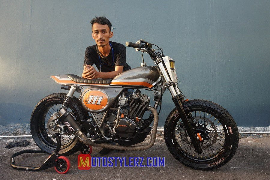 Modifikasi Tiger-Bergaya Flat Tracker