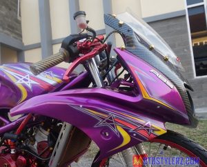 Modifikasi Kawasaki Ninja 2012 : Fairing-Dipermak Tribal Style