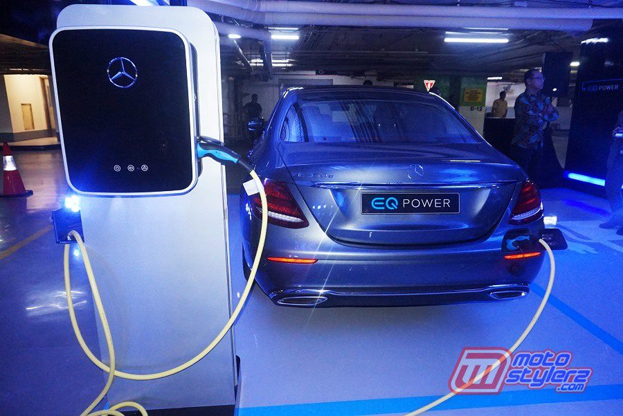 Mercedes-Benz Privilege Parking With EQ Power Charger Di Jakarta