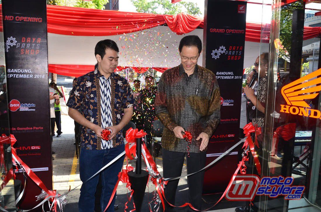 Stephen Indra Nugraha (PT AHM & Krisgianto Lilikwarga (Direktur Utama DAM)