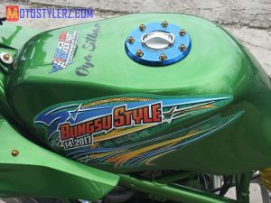 modifikasi kawasaki ninja rr : Tangki-Meriah Bareng Custom Sticker
