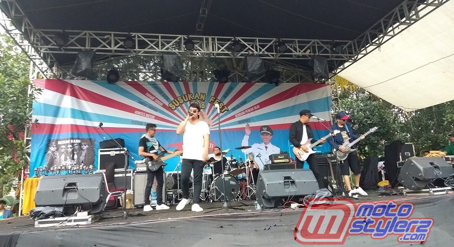 Heman Band-Hibur Masyarakat Susukan Bareng Lagu Andalan