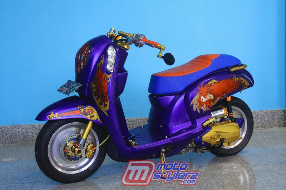 Modifikasi Scoopy-Tampilan Macho Kian Terasa