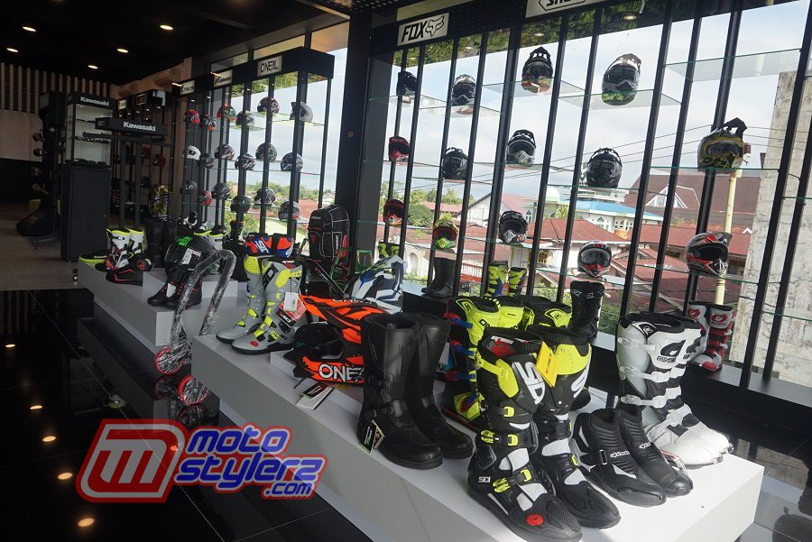 Ruang Apparel Store-Siap Jadi Koleksi Konsumen