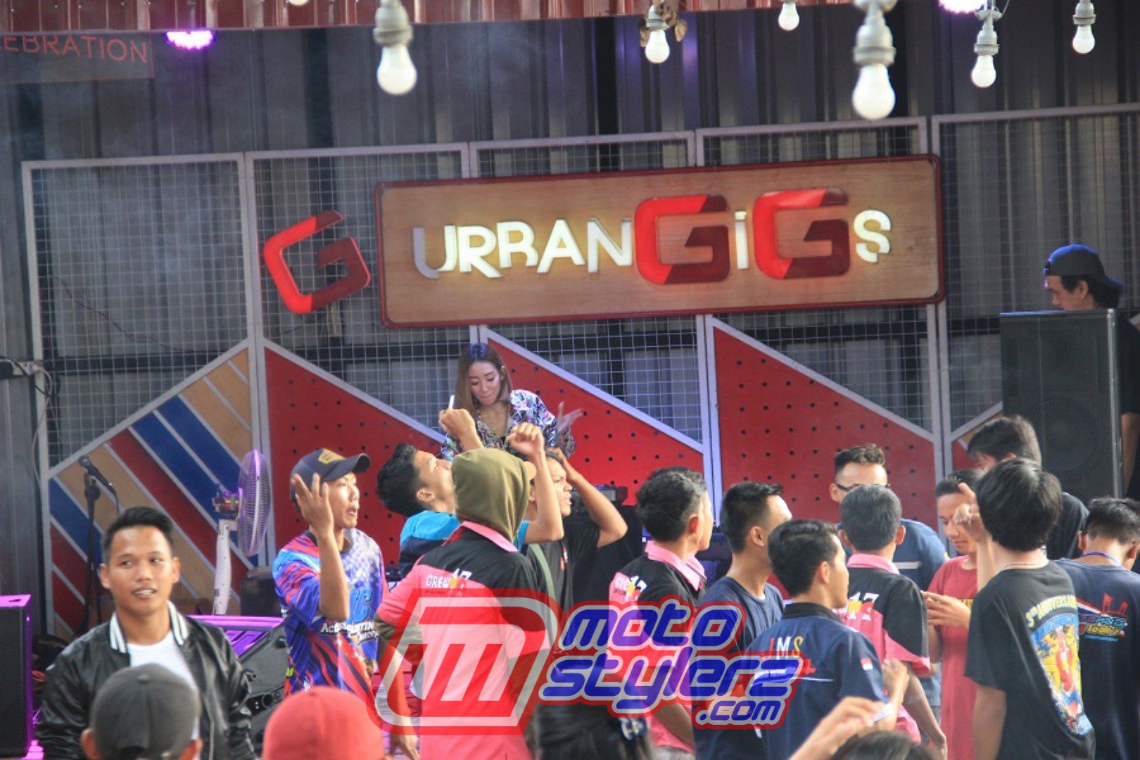 Aksi FDJ Sinta Mispan - Manjakan Modifstylerz Yang Hadir