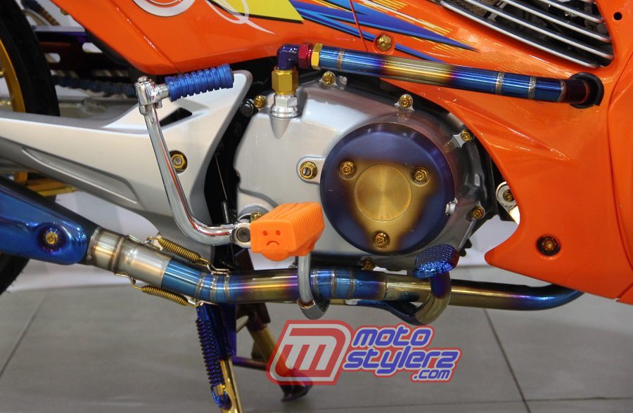 Engine Look-Ditimpa Variasi 2 Tone