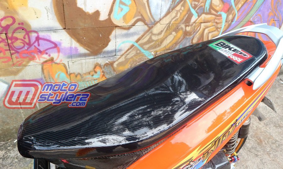 Jok Biker-Motif Karbon Lebih Nyentrik