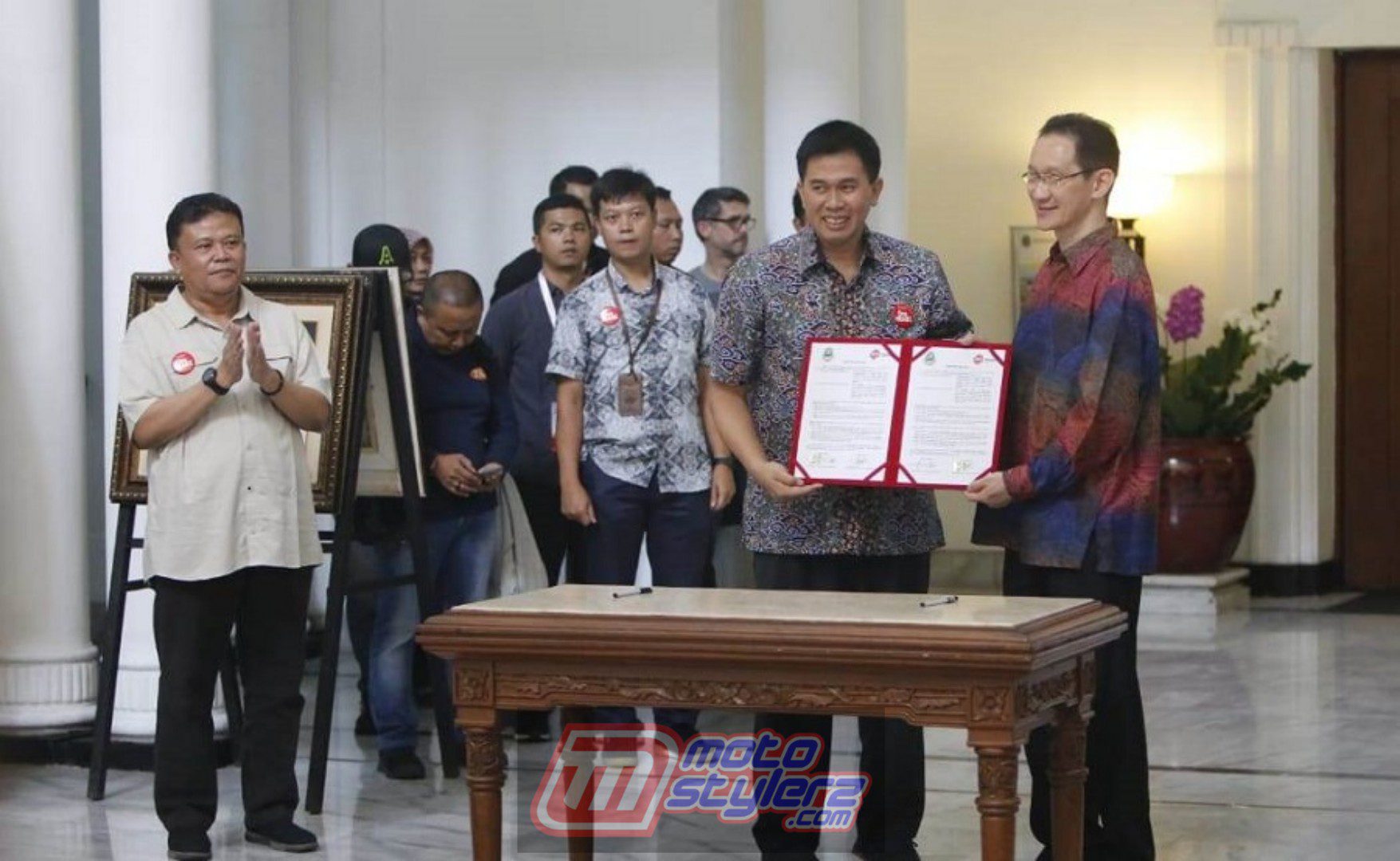 Kerjasama DAM & Pemprov Jabar - Dilakukan Oleh Krisgianto Lilikwarga (Direktur Utama PT. DAM)