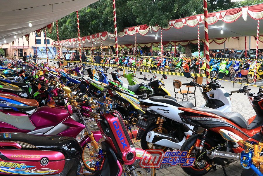 Mesin Bersatu XV-Dihadiri 180 Maskot Keren Pulau Jawa