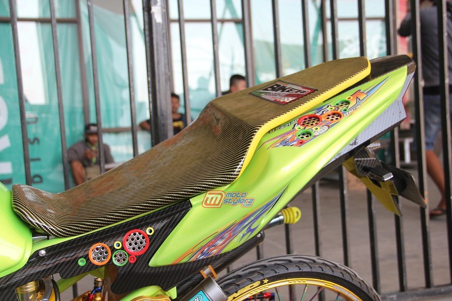 Bodi & Seat-Kolaborasi Nyentrik Warna Harmonis