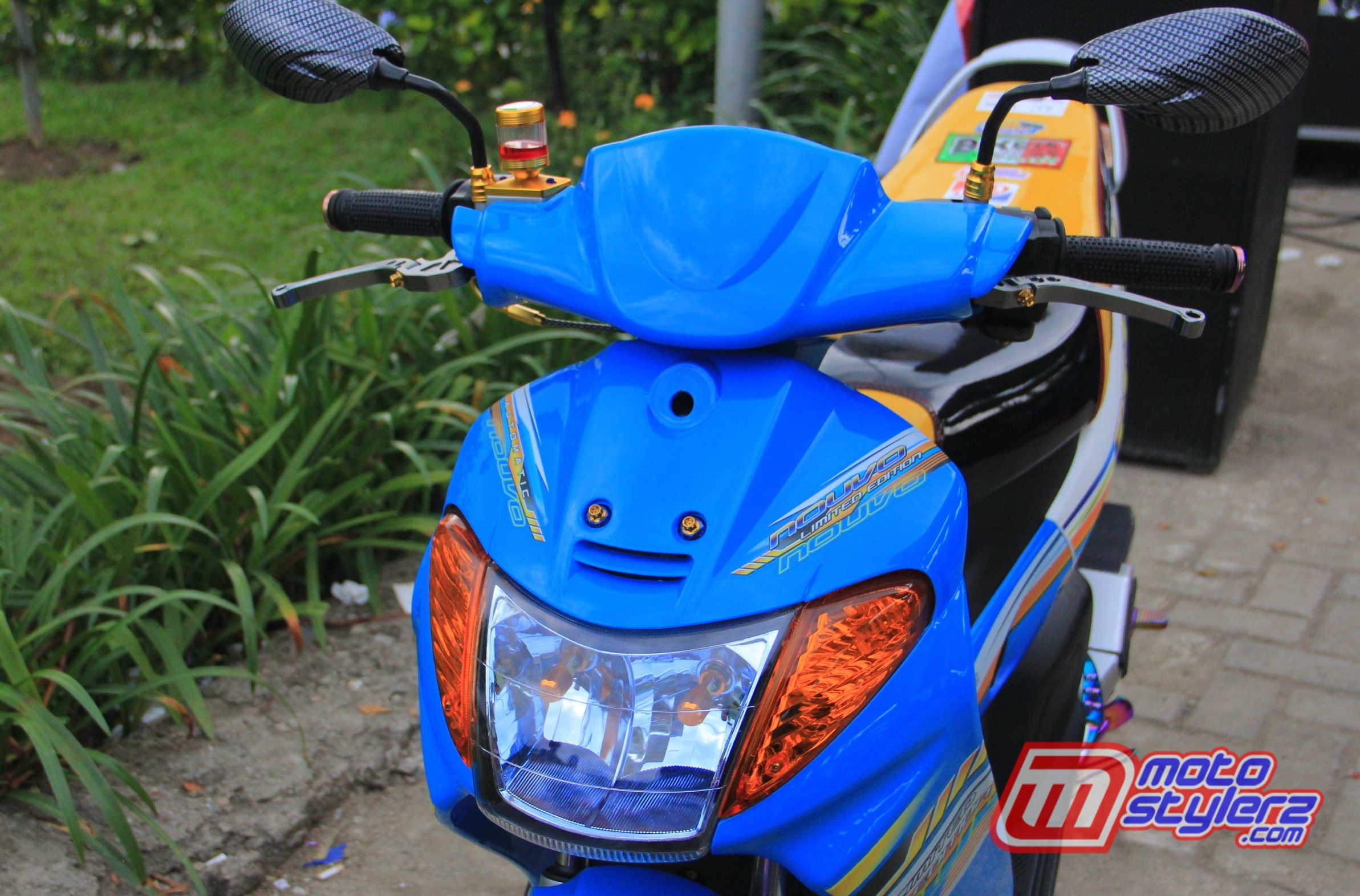 Variasi Stang-Demen Warna Simple