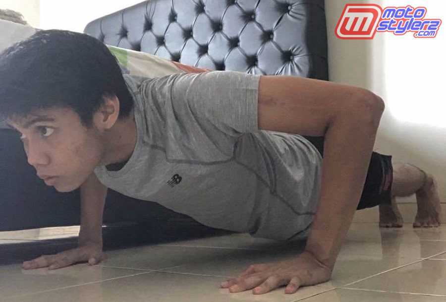 Push Up-Menjadi Aktivitas Rutin Menjaga Kebugaran Pebalap AHRT