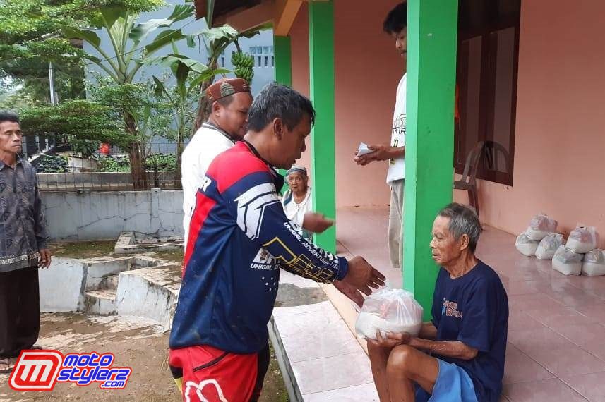50 Paket Sembako-Jadi Misi Berbagi Di Tahun Ketiga Bratas Unigal Ciamis