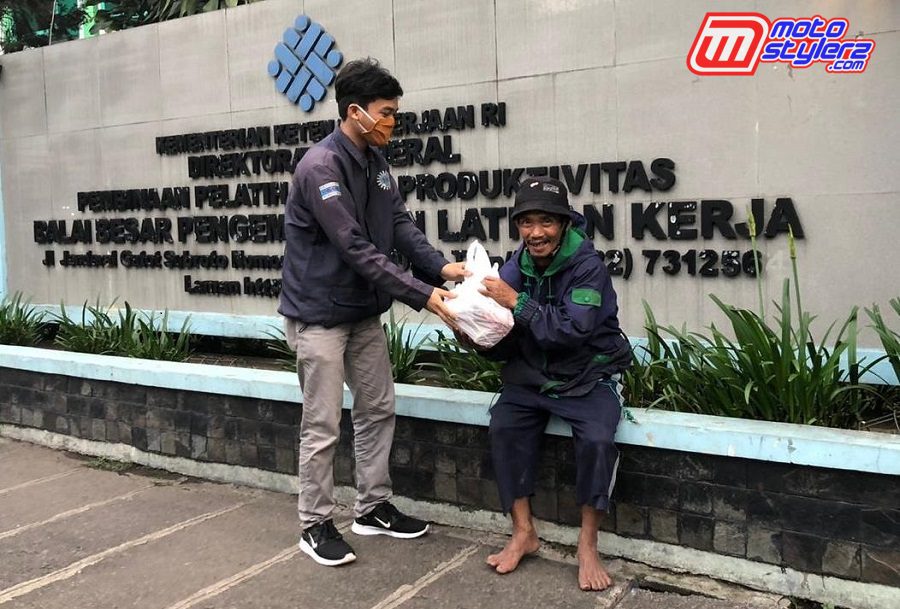 Kahim Unjani Bandung (Alwi Amir Faqih)-Turut Mengawal & Menyerahkan Bantuan