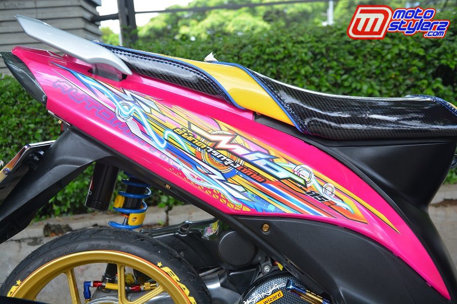 Uniform-Repaint Pink Magenta, Mantab Didukung Desain Ransshop Custom Stripping