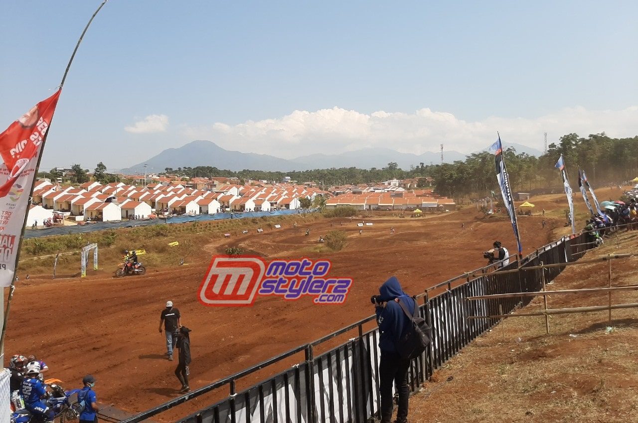 Dihelat Tanpa Penonton-Bukti Melaksakan Kebijakan Pemerintah