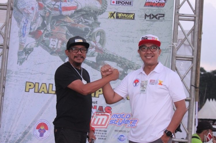 Indra Julius (Kiri) Direktur Utama PT Variasi MX (VMX.id) Bersama H. Fachrul Sarman -Bersinergi Demi Kemajuan Otomotif Jabar