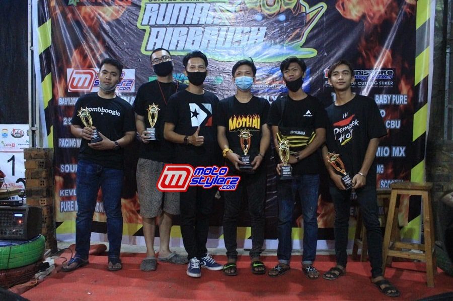Barisan Peraih The Best Modifikasi-Penghargaan Specialist Penuh Aksi Trendi