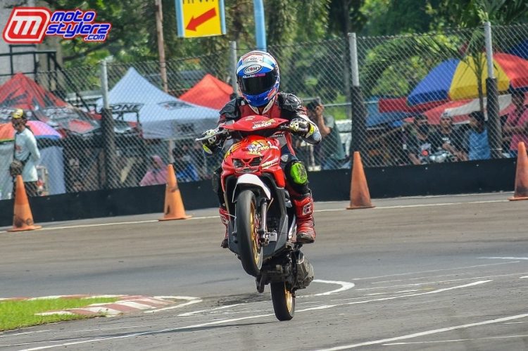 Selebrasi Rio Adi Sebelum Melewati Garis Finish
