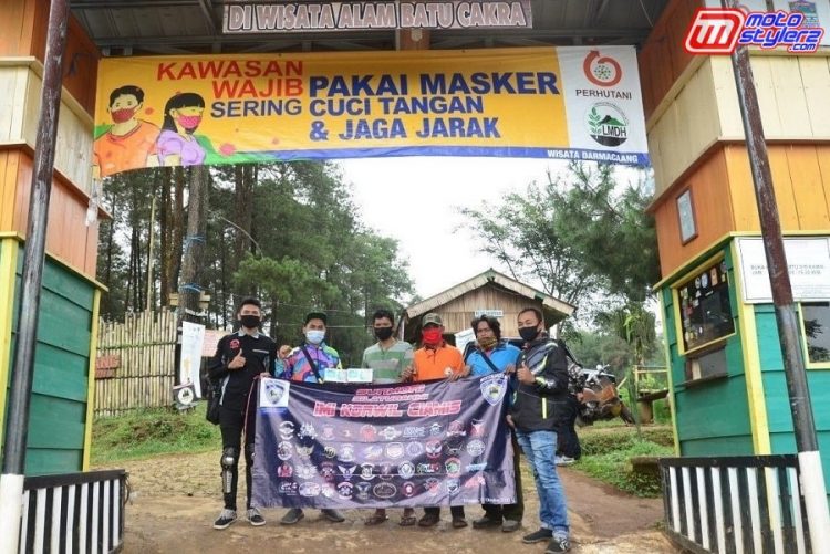 Teten Primajaya (Sekum IMI Korwil Ciamis, Didampingi Indra Oded (Kabid Roda 2 IMI Korwil Ciamis), Perwakilan Club, Karang Taruna & Perhutani