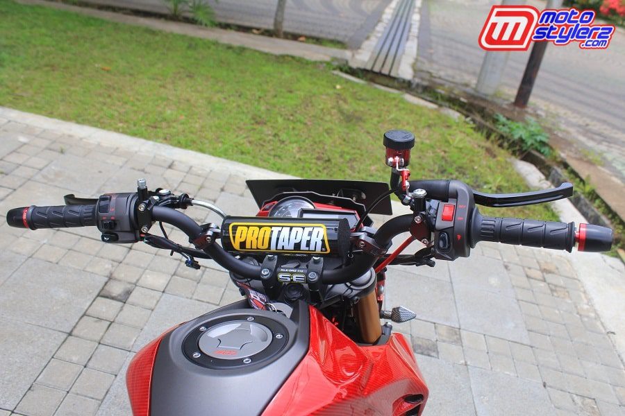 Stang Renthal-Posisi Riding Lebih Maksimal