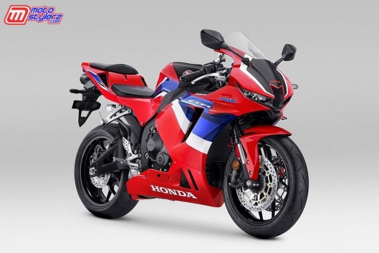CBR600RR-Wujudkan Mimpi Pecinta Motor Super Sport Berperforma Tinggi