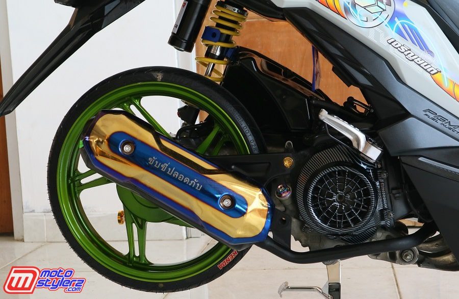 Roda Blk-Modis Harian Bareng Ajrutan Ohlins, Cover Muffler Comot Variasi