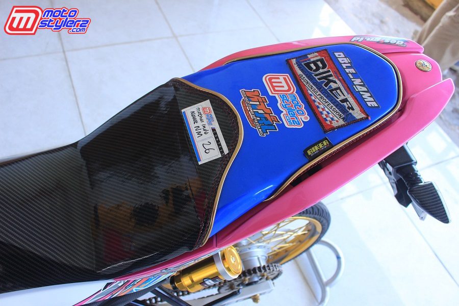 Custom Seat-Diolah Tipis Motif Bahan Glossi