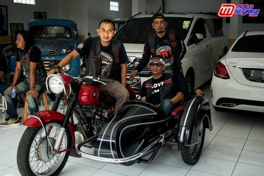 Kang Iyus (duduk di motor) Life Member BB 1% MC
