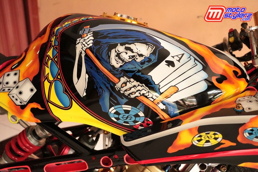 Fueltank-Dikemas Berbeda Bareng Coretan Airbrush