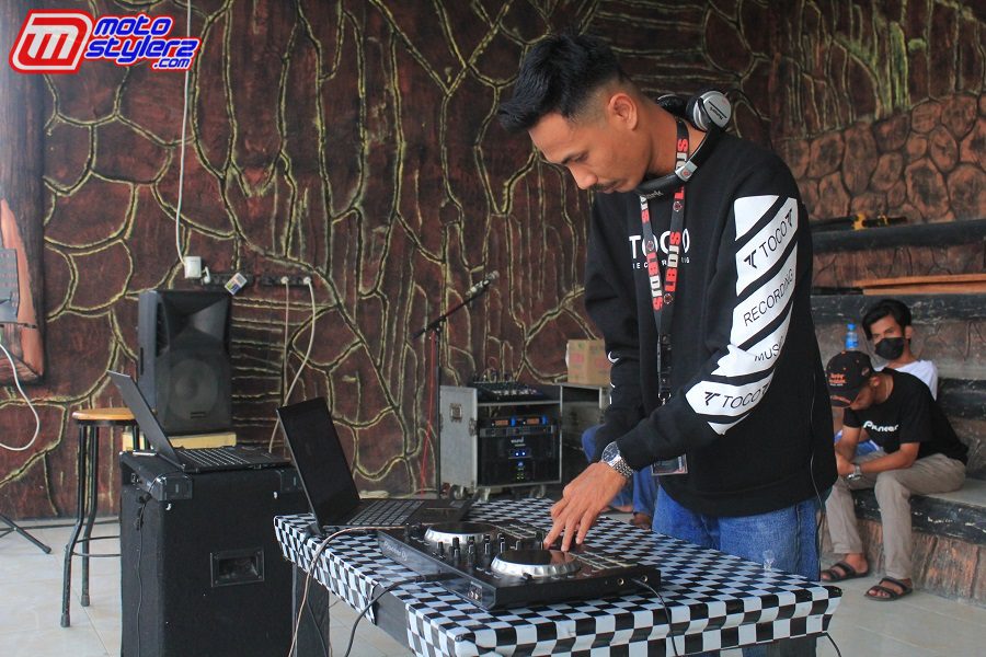 Hiburan-Meriah Bareng Perfom DJ Nasa