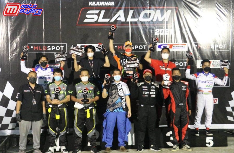 Abed Nego dari Genta Auto & Sport Bareng Juara Kelas A Umum