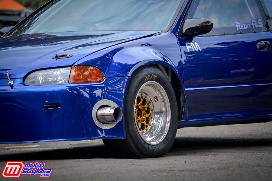 Tampilan Out of The Box Bareng Exhaust Menonjol Pada Bumper Depan