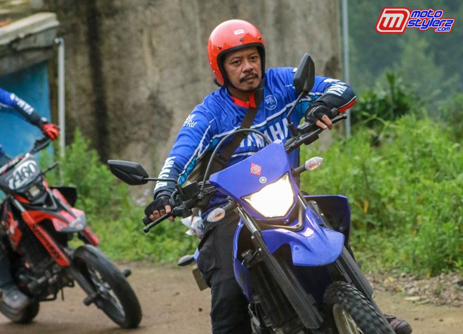 Eddi Brokoli (Artis & Juga Bikers) Antusias Menjajal WR155R