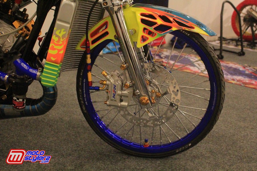 Kaki Kaki-Diremajakan Pelek Jinfei Bertromol Moto 1