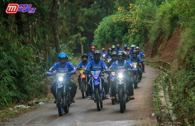 Komunitas WR Owner Indonesia (WOI) Mengikuti Jelajah Sambil Ngabuburit Persembahan Yamaha DDS II Jawa Barat