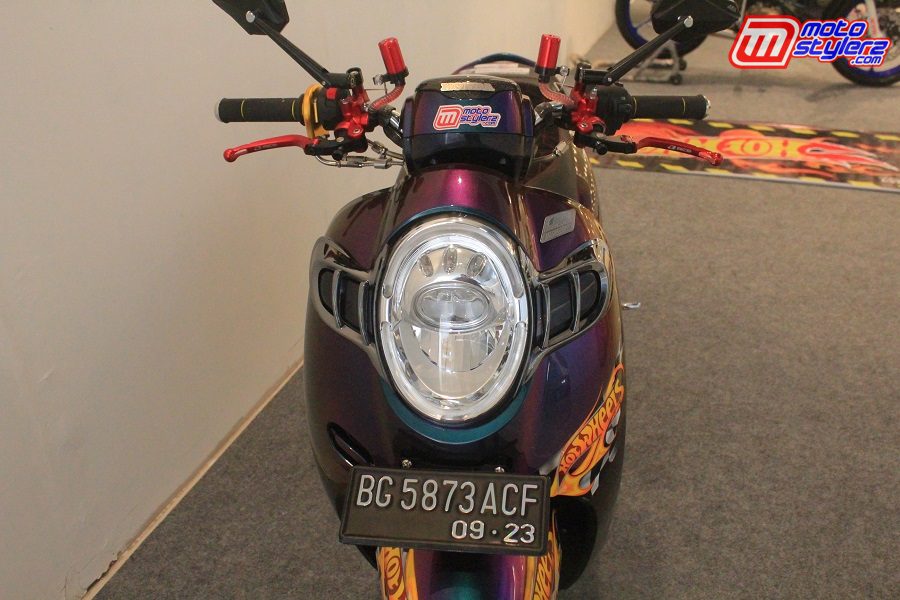 Uniform-Mewah Bareng Trend Bunglon, Didukung Airbrush Hot Wheels