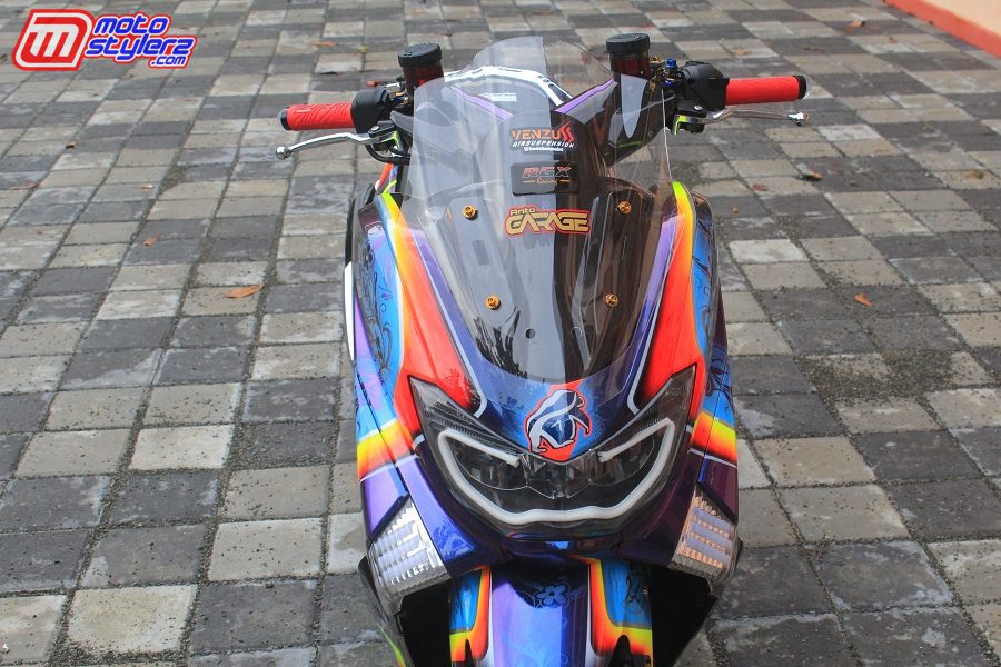 Uniform-Diserukan Airbrush Grafis Berkolabs Floral