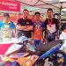 Arief Rachmaladi (owner) Bersama Perwakilan PT Pos Indonesia serta Pembalap-Sukses Raih Prestasi Di Road Race Piala Bupati Hengki Kurniawan