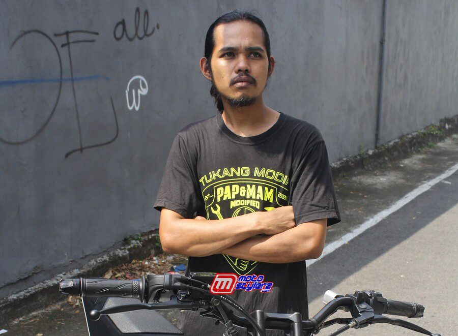 Ari Pirmansyah-Tim Sukses Sekaligus Salah Satu Ajudan Bro Hendro (Builder)