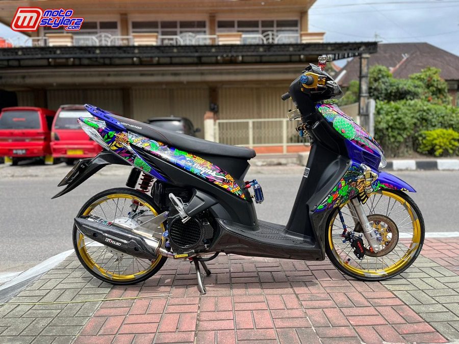 Vario Thailand Style by Engga Motor (Bukittinggi) Menggunakan Knalpot TZM Project Tipe Std SS Pro