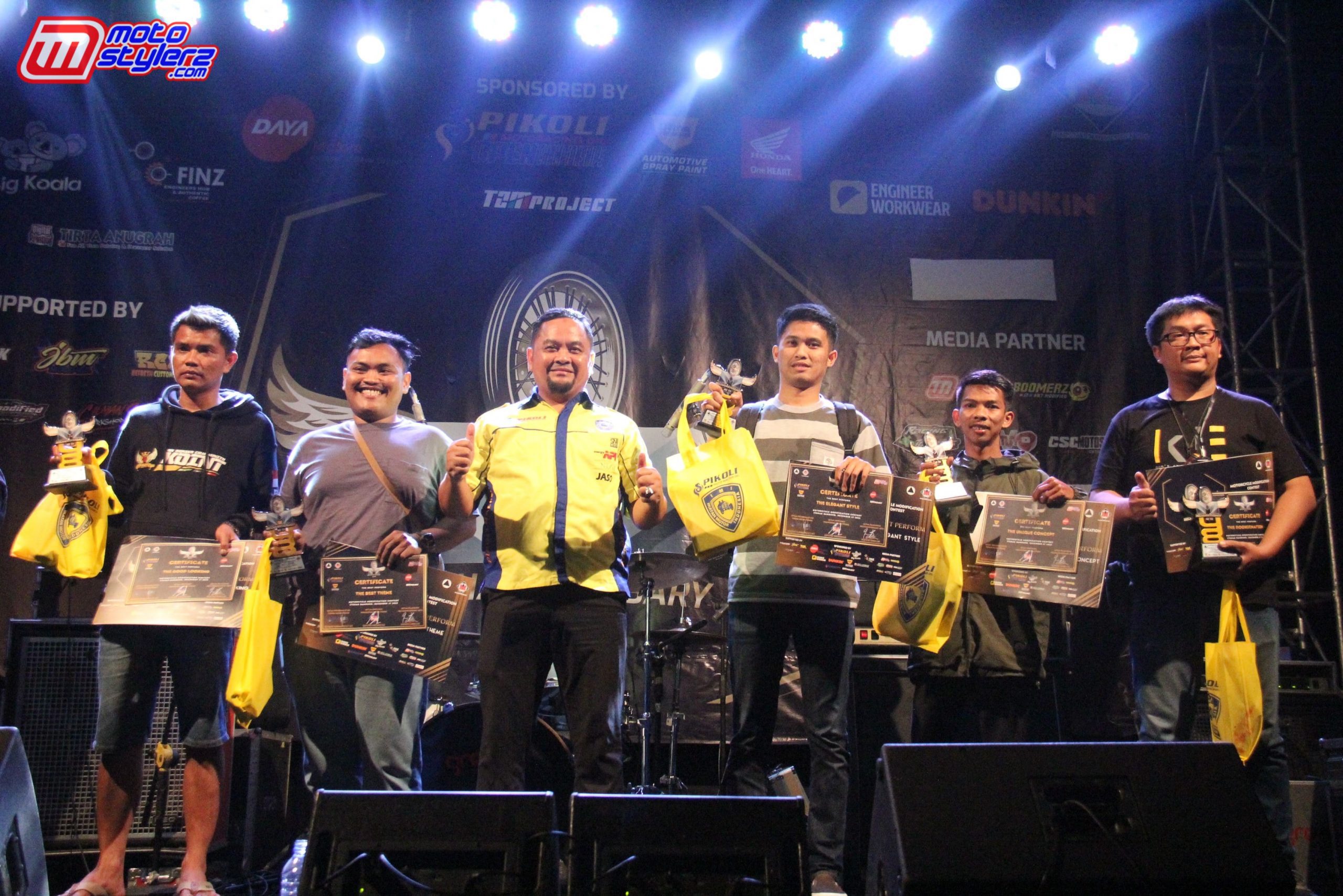 11. The Best Perform (1)-Masing Masing Dapat Bonus Pikoli Oil Oleh H Supriyono