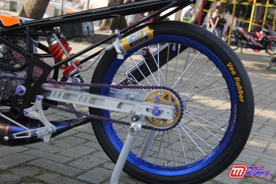 Swingarm Amorex-Pengawal Mutlak Laju Pelek Takasago & Karet Vee Rubber