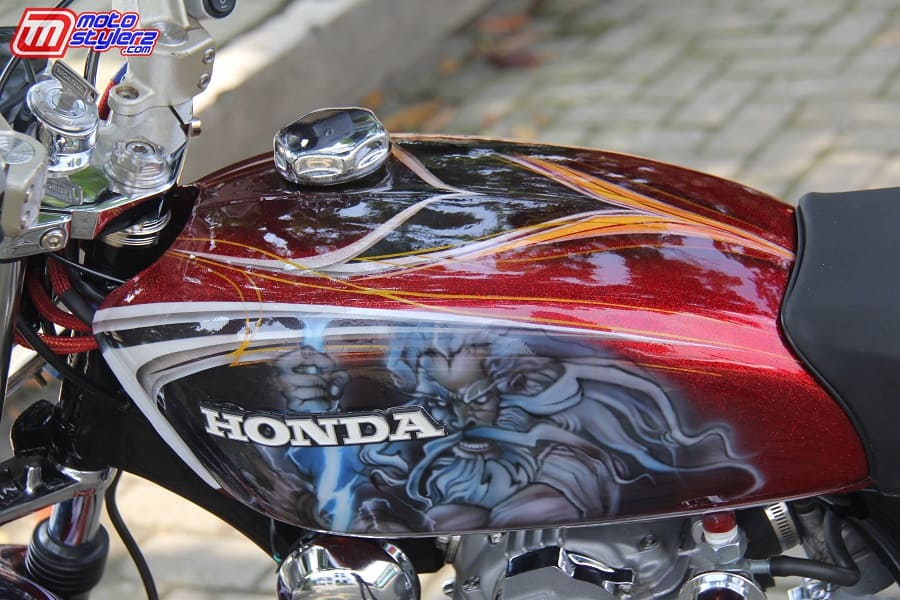Tangki-Upgrade Kesan Lawas Bareng Airbrush