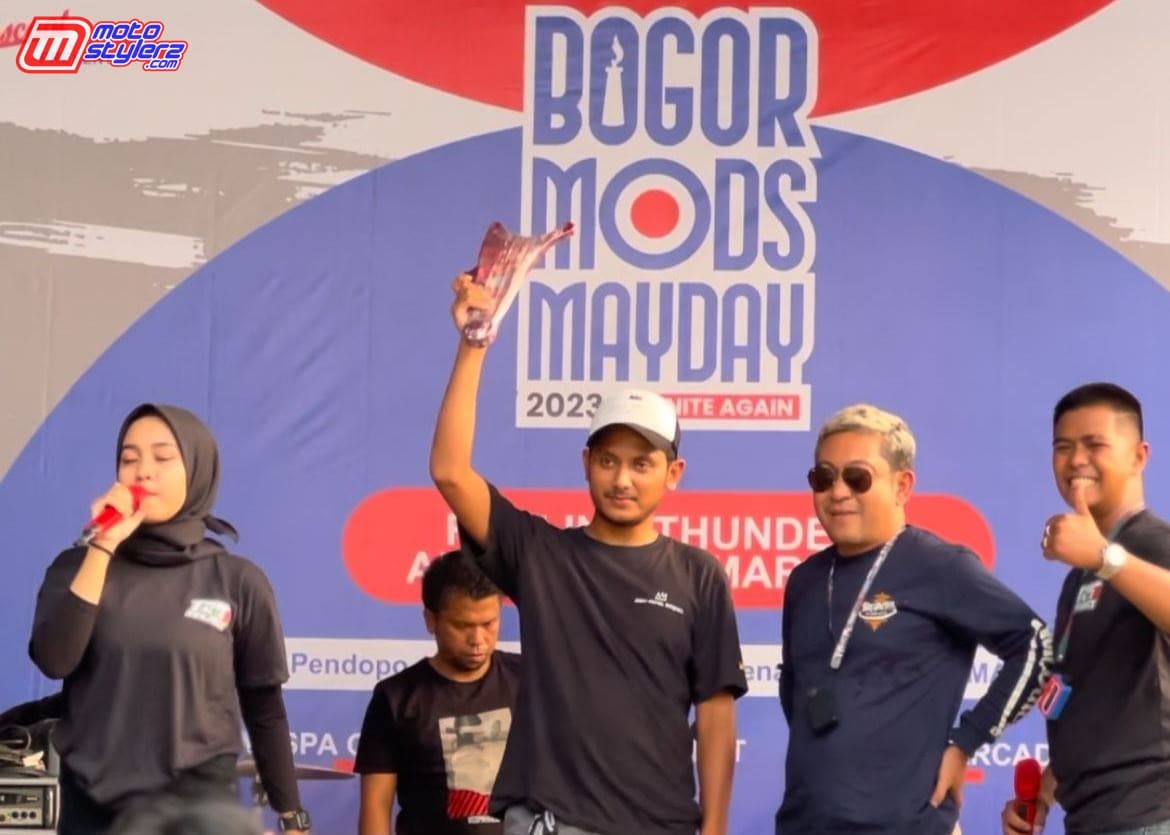 Teguh M Arief (Owner TZM Project) Bersama Juara 1 Vespa PTS 100 by Arab-Boyong Hadiah Super S-Arm