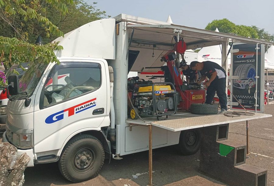 GT Radial Turut Menghadirkan Truk Support Sebagai Official Tire Changer Team TGRI