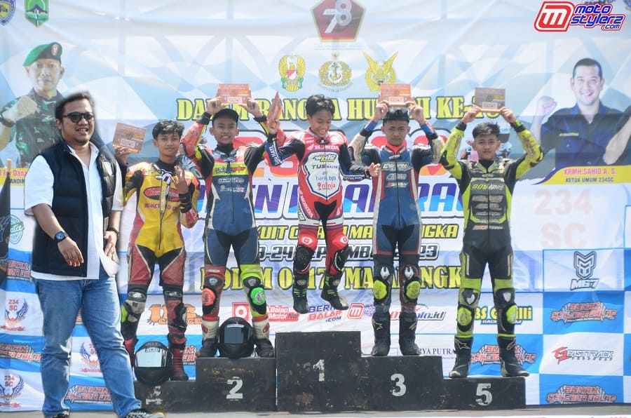 Podium Bebek 150 ECU Std 16th Bersama DMS (Ketua IMI Jabar)