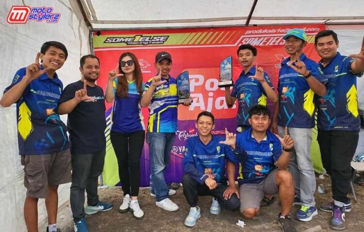 PT Pos Indonesia Some1Else RT Sukses Podium Di Putaran Kejurda Road Race Jabar