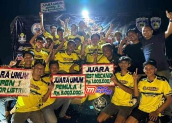Para peraih Juara Umum-Kompak Puncaki Ajang Jocell Drag Bike Cikarang