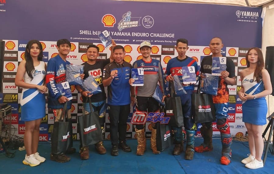 Juara Kelas WR155R Com A